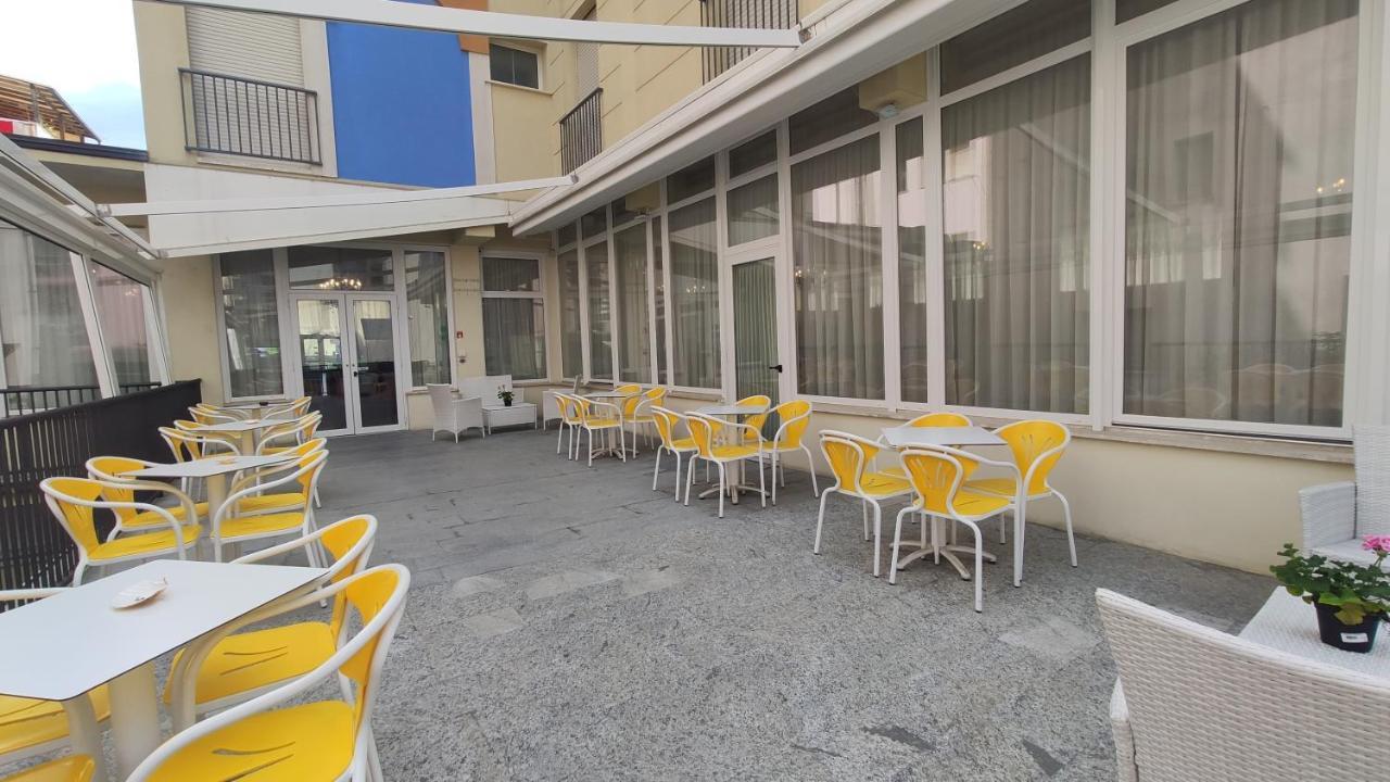 Hotel Corona Rimini Luaran gambar