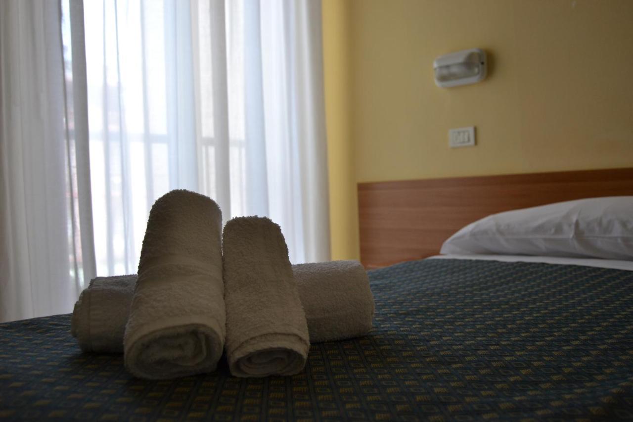 Hotel Corona Rimini Luaran gambar