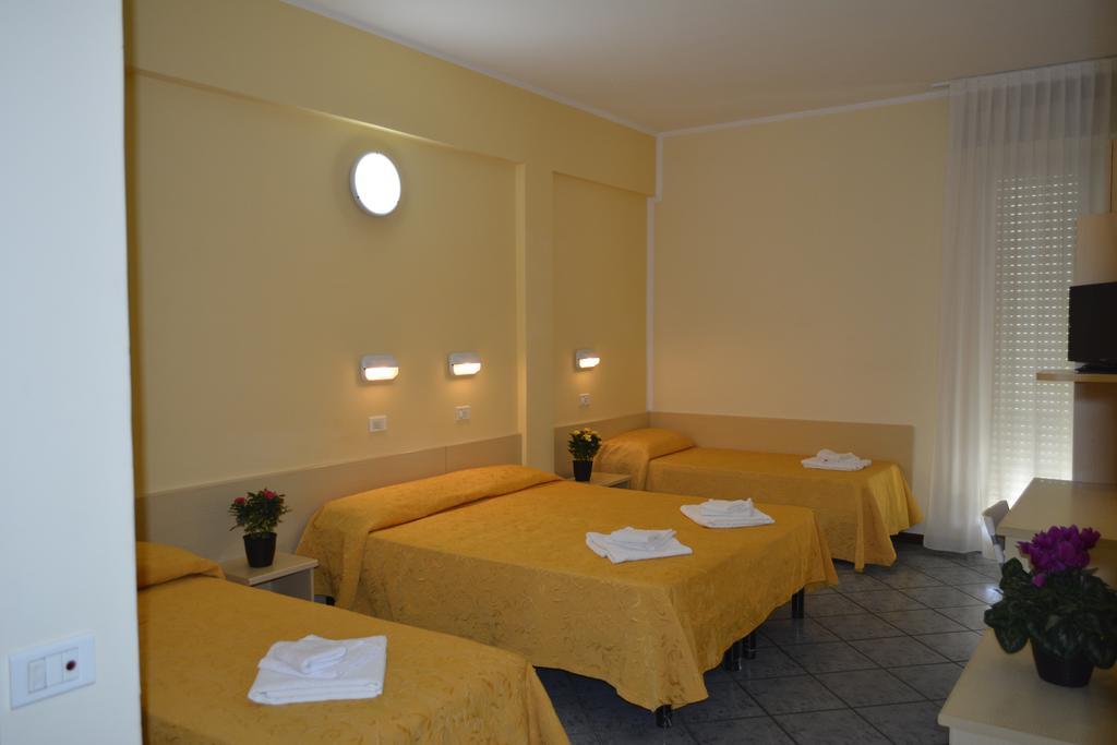 Hotel Corona Rimini Luaran gambar