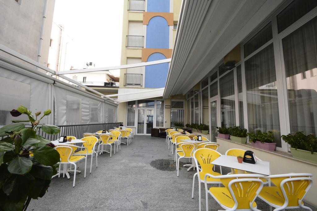 Hotel Corona Rimini Luaran gambar